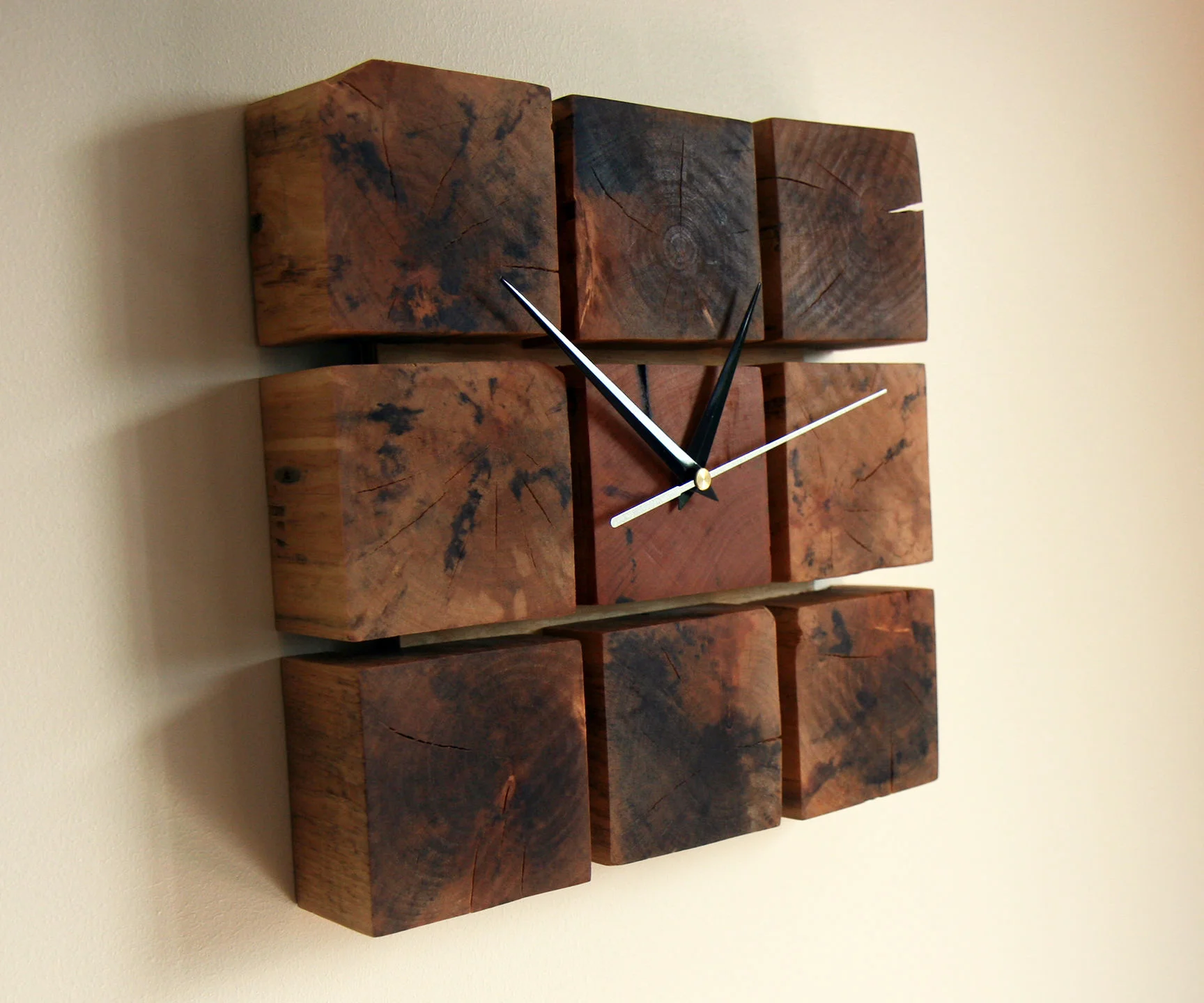 ساعت چوبی دیواری