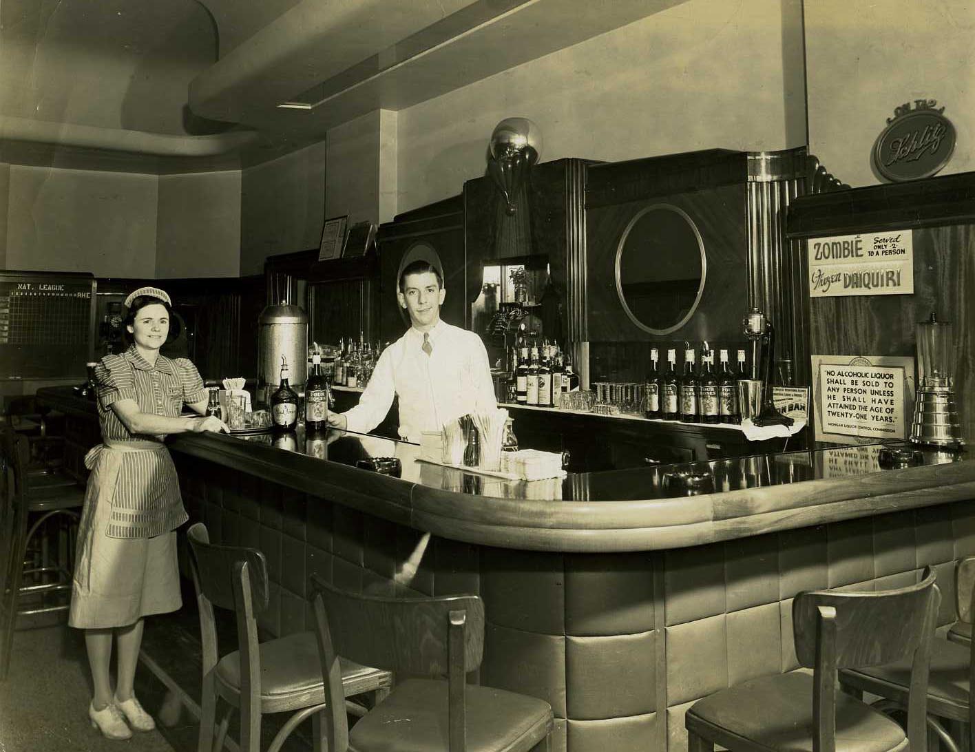 تاریخچه کوتاه کافی بار در کافه‌ها و رستوران‌ها