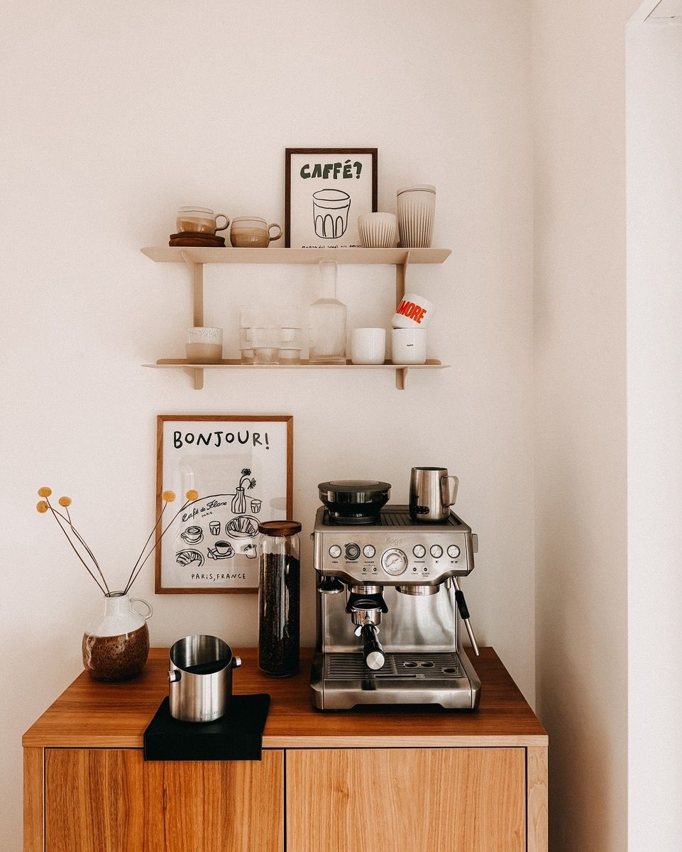 کافه بار خانگی مدرن با طراحی مینیمال