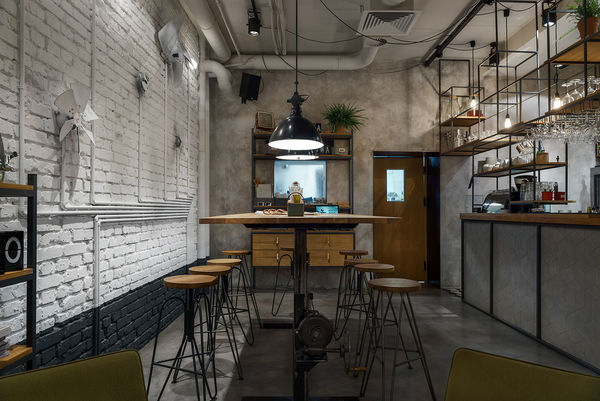 در نورپردازی کافه رستوران سبک دکوراسیون داخلی را در نظر بگیرید