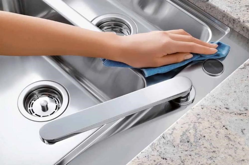 تمیز کردن و برق انداختن سینک ظرفشویی