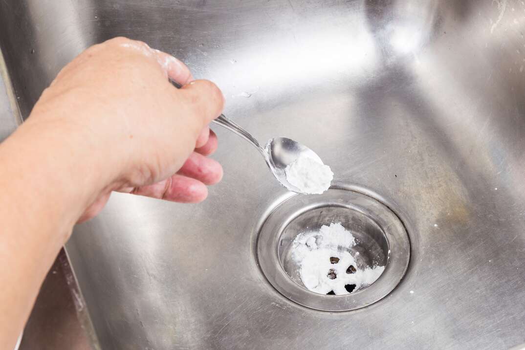استفاده از جوش شیرین برای تمیز کردن سینک ظرفشویی