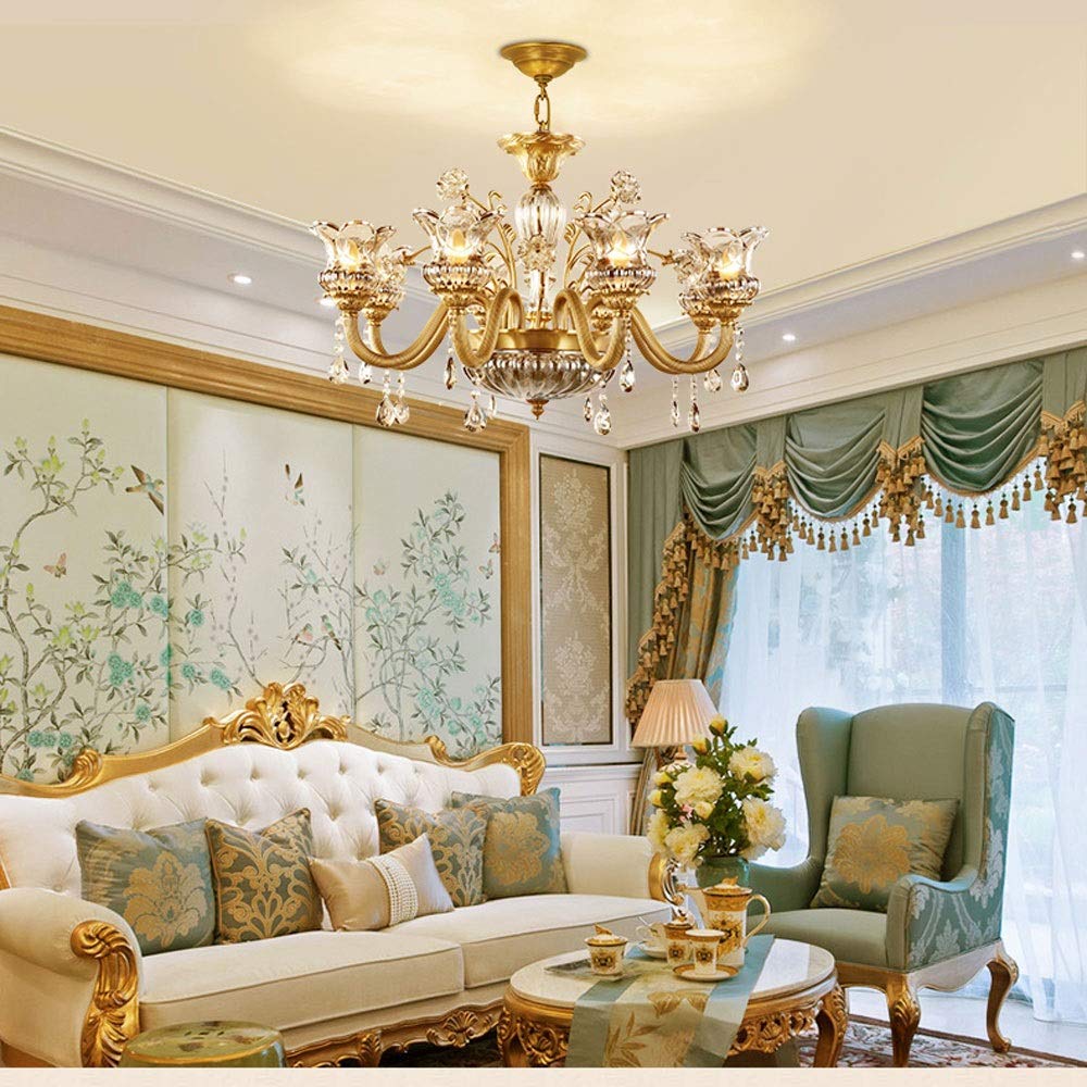 دکوراسیون پذیرایی کلاسیک با لوستر کریستالی