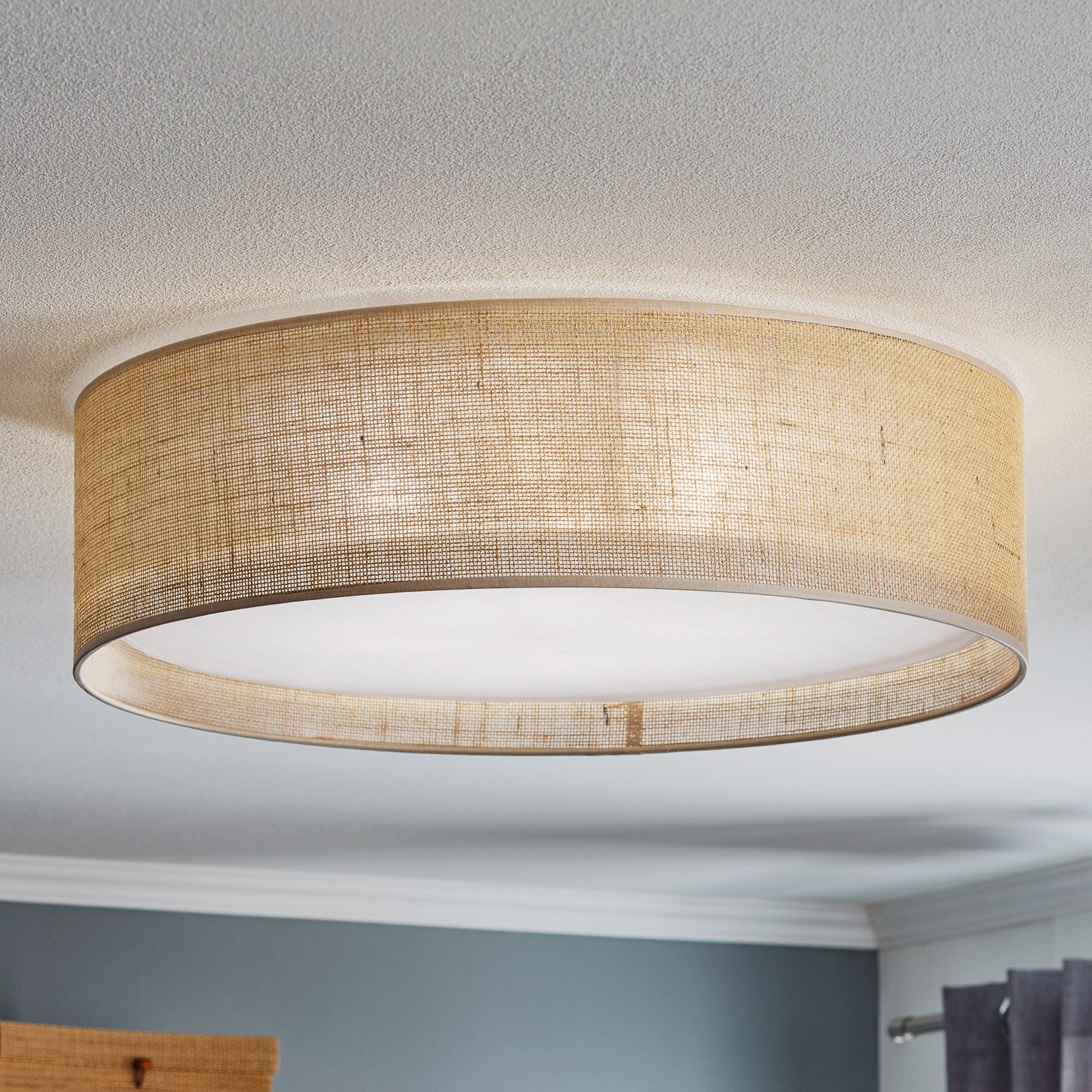 ترکیب متریال های طبیعی در چراغ سقفی مدرن