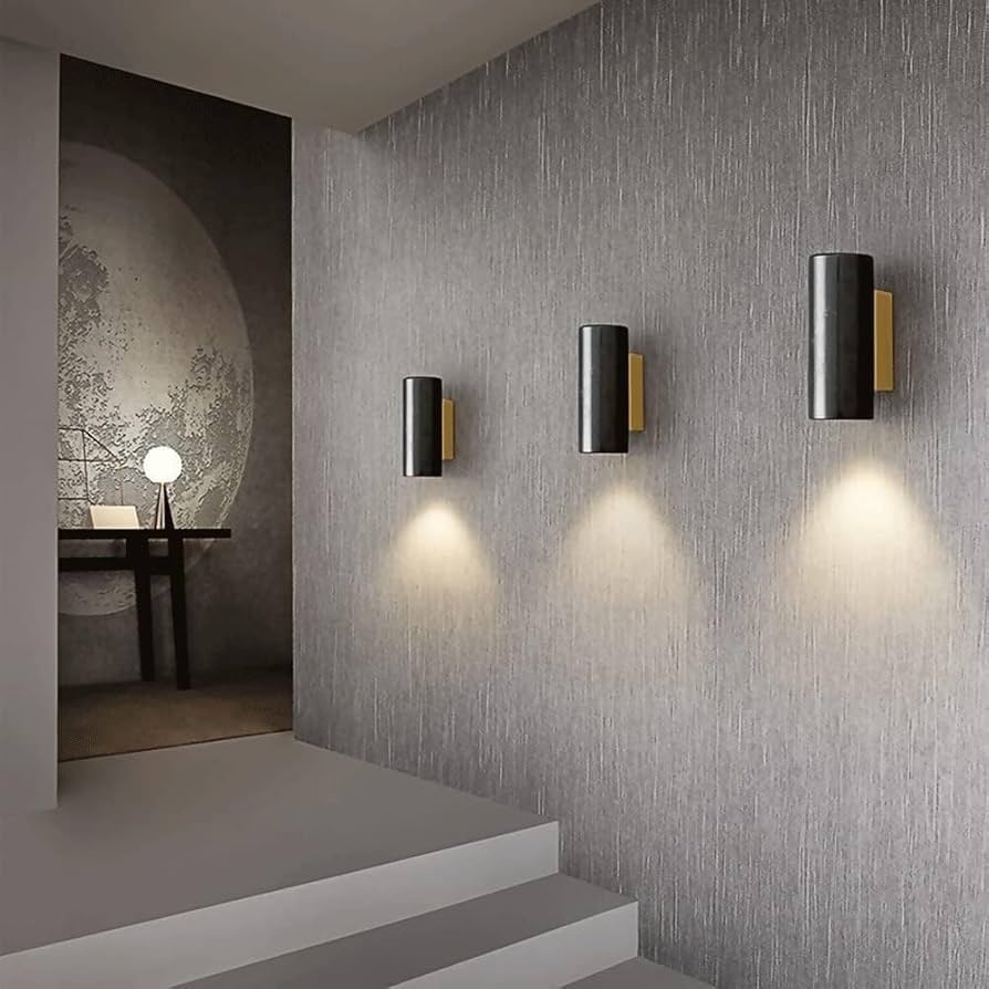 چراغ دیواری فانتزی در راهرو