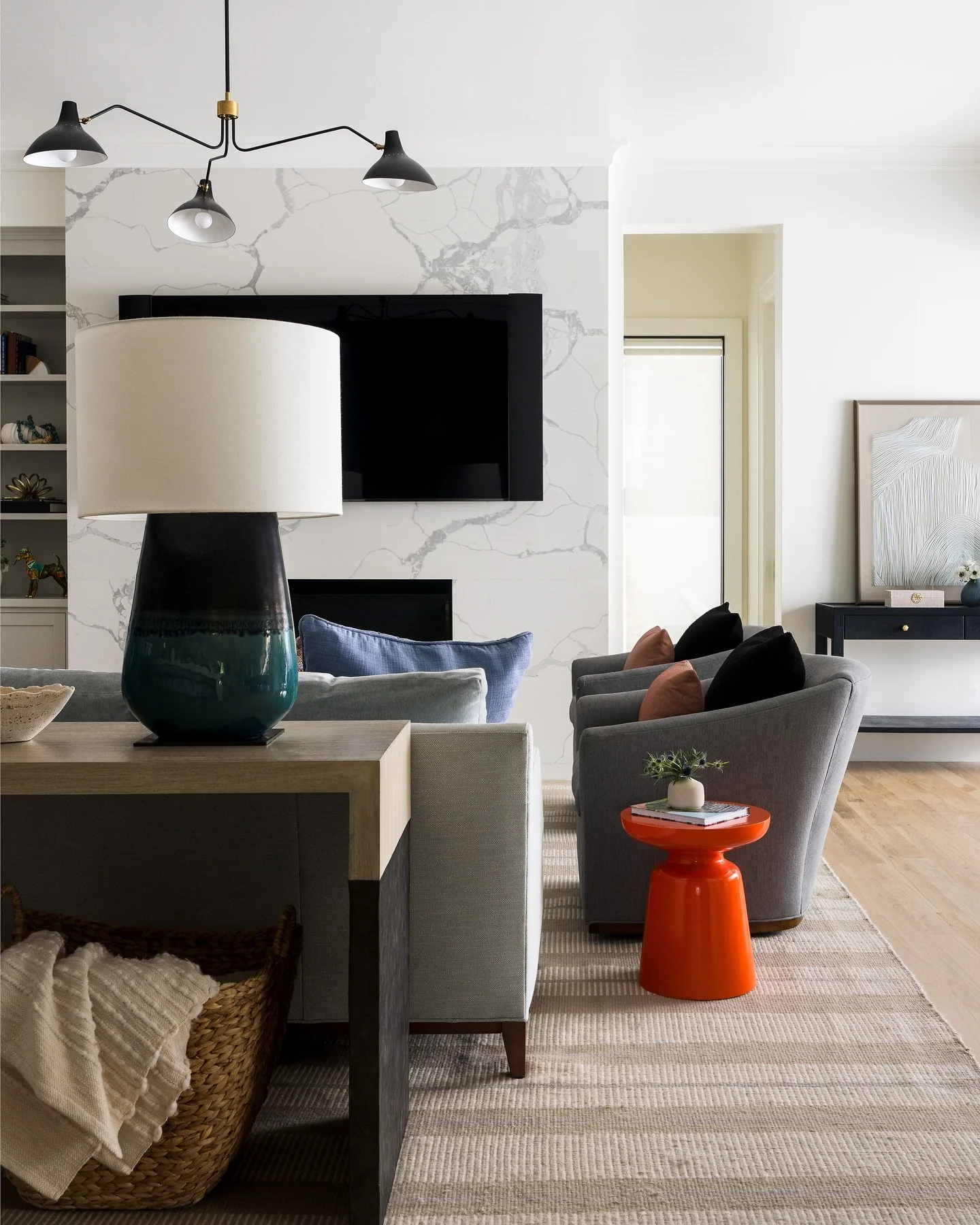 کنتراست معاصر با رنگ تاکیدی