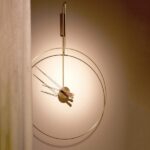 ساعت دیواری طلایی