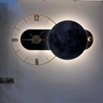 ساعت دیواری مدل ماه زیبا