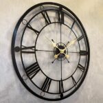 ساعت دیواری فلزی مشکی زیبا