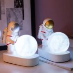 چراغ خواب فضانورد مدل Moon Light - Image 2