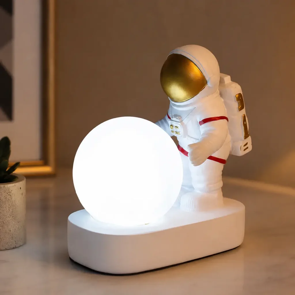 چراغ خواب فضانورد مدل Moon Light